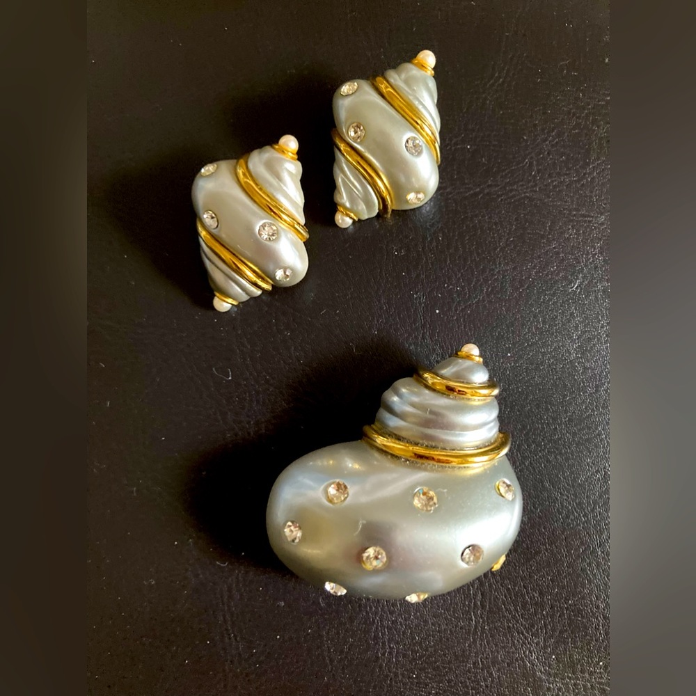Shell pin and matching clip earrings